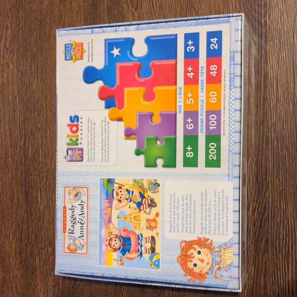 Raggedy Ann and Andy 24 piece puzzle ages 3+ - Picture 2 of 4